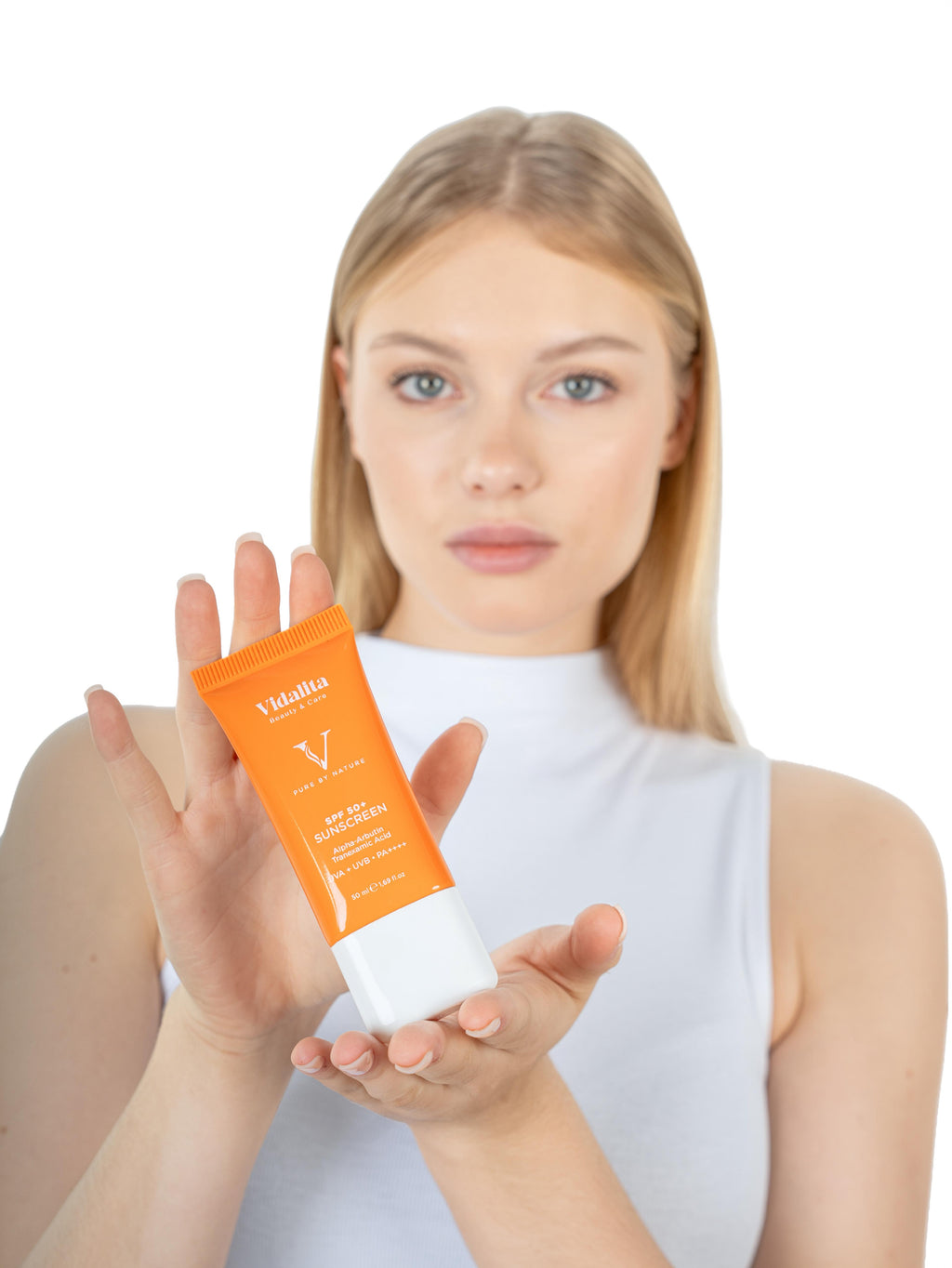 کرم ضدآفتاب و ضدلک با SPF 50+